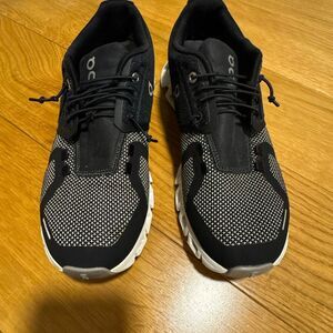 On Running Cloud 5 Running Sneaker size 7 black